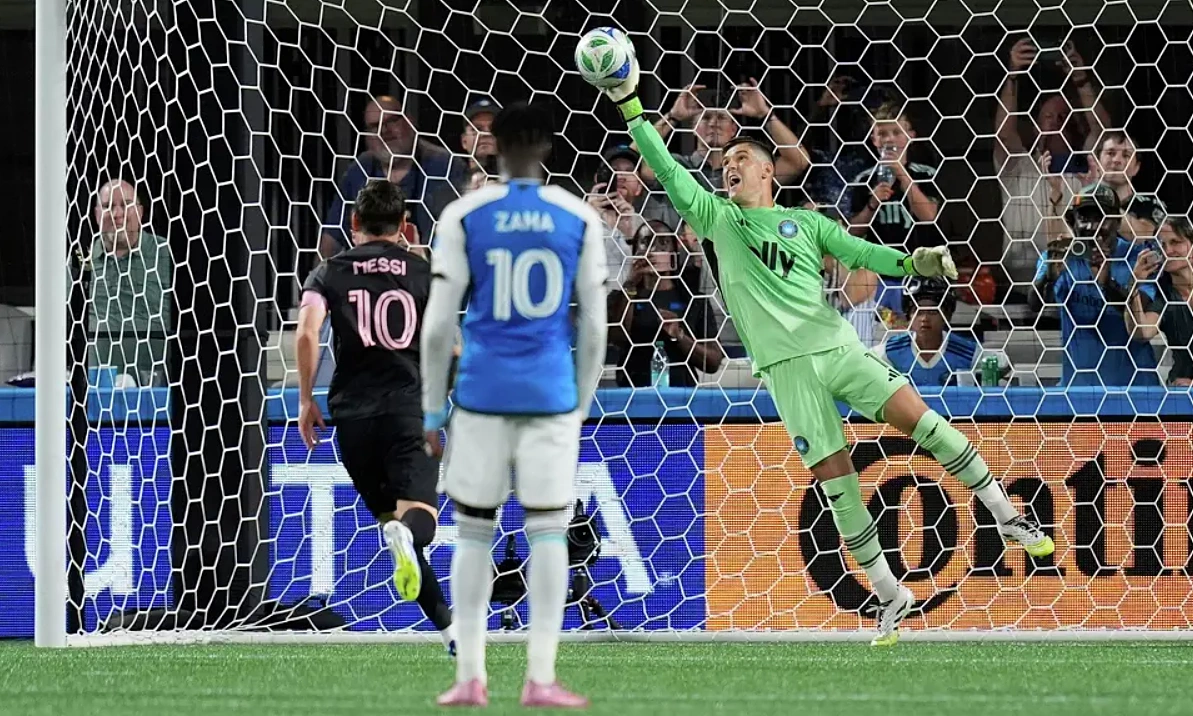 Messi đá hỏng phạt đền, Inter Miami chịu trận thua đậm - Ảnh 1