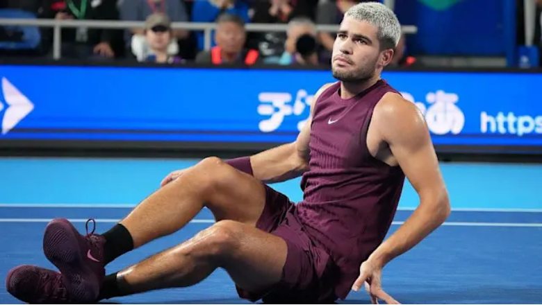 Alcaraz dính chấn thương ở vòng 1 Japan Open, CĐV lo sốt vó - Ảnh 1