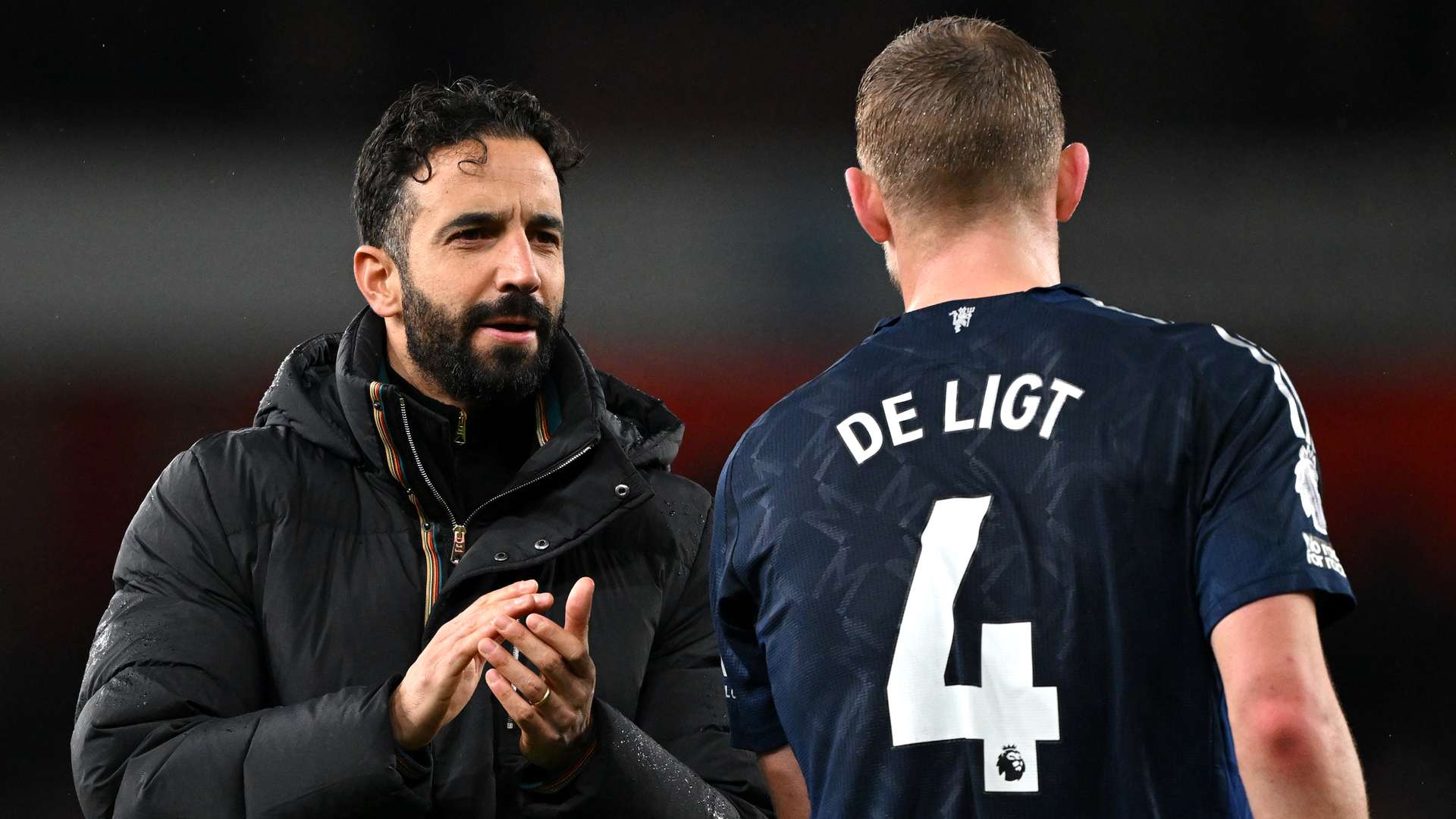 BLĐ MU họp bàn với các cầu thủ về tương lai của HLV Amorim - Ảnh 1