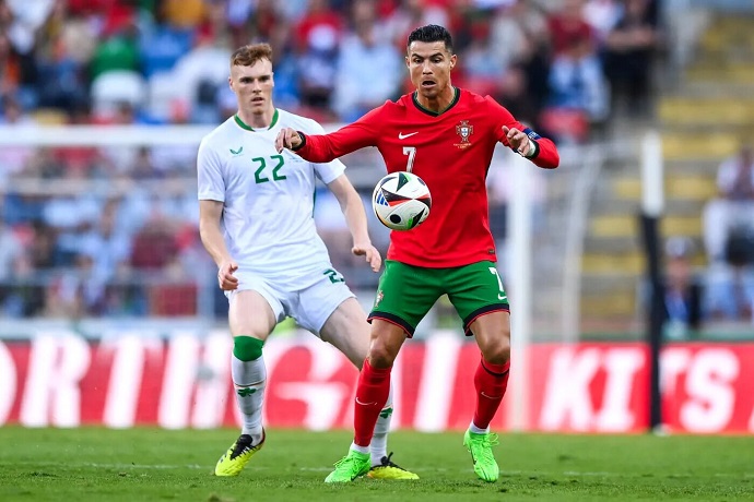 Siêu máy tính dự đoán Bồ Đào Nha vs CH Ireland, 1h45 ngày 12/10 - Ảnh 1