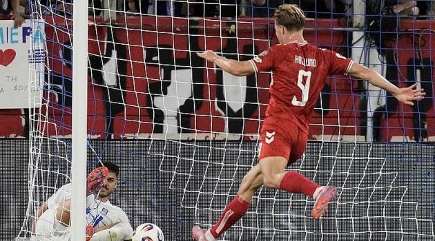 MU bị chế giễu khi Hojlund liên tiếp ghi bàn - Ảnh 1