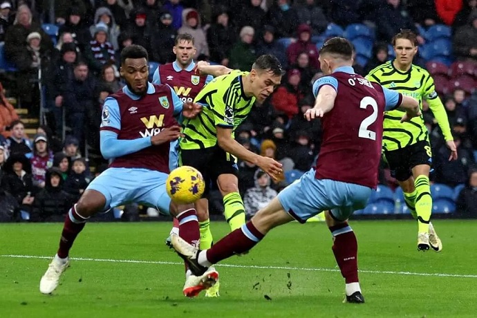 Siêu máy tính dự đoán Burnley vs Arsenal, 22h00 ngày 1/11 - Ảnh 1