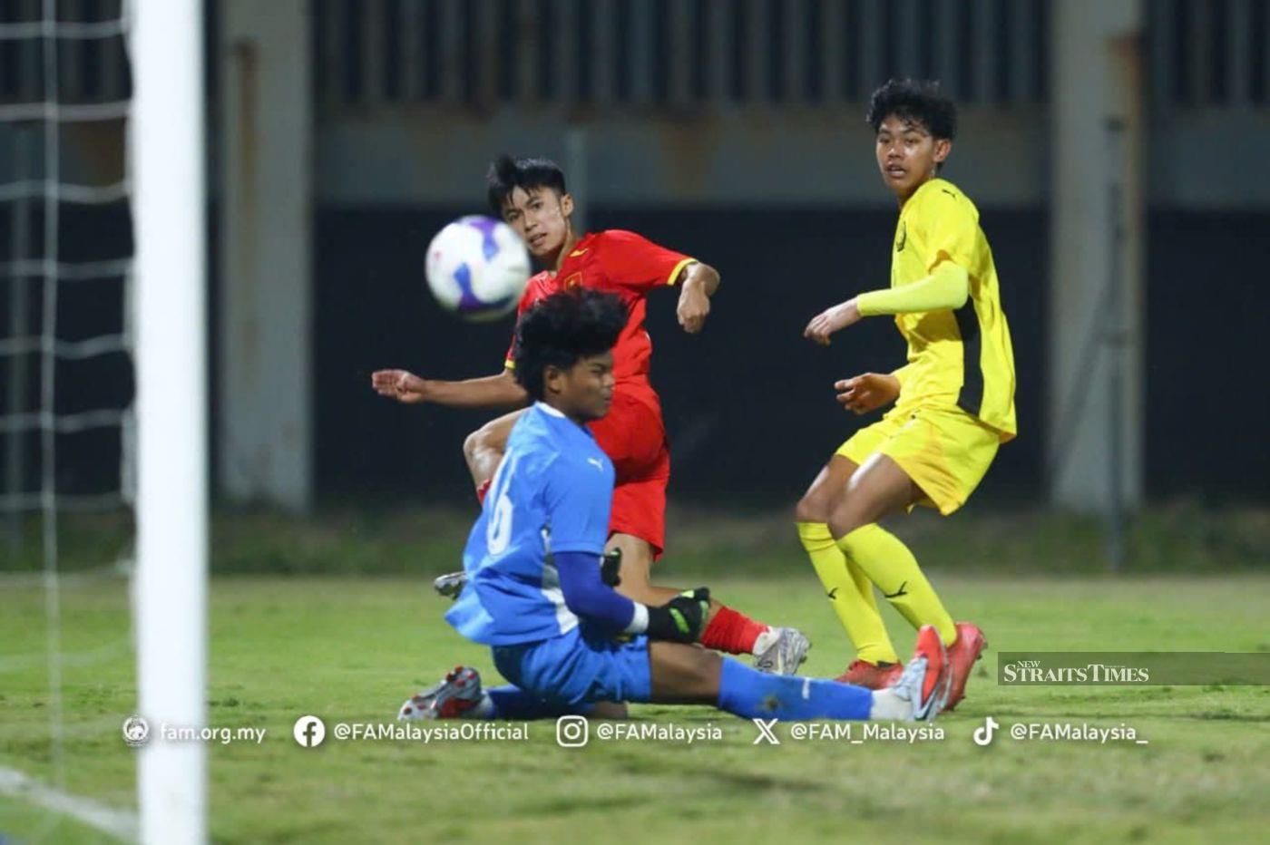 HLV U17 Malaysia có nguy cơ bị sa thải sau trận thua đậm U17 Việt Nam - Ảnh 1