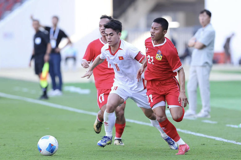 U22 Việt Nam chật vật đánh bại Lào trong ngày ra quân SEA Games 33 - Ảnh 2