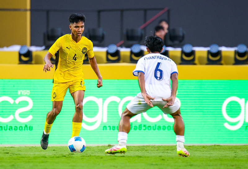 U22 Malaysia vùi dập Lào, đẩy Việt Nam vào thế khó ở SEA Games 33 - Ảnh 2