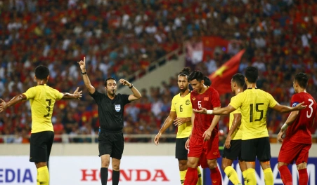 Trọng t&agrave;i điều khiển chung kết Việt Nam vs Th&aacute;i Lan ở SEA Games 33 l&agrave; ai? - Ảnh 1