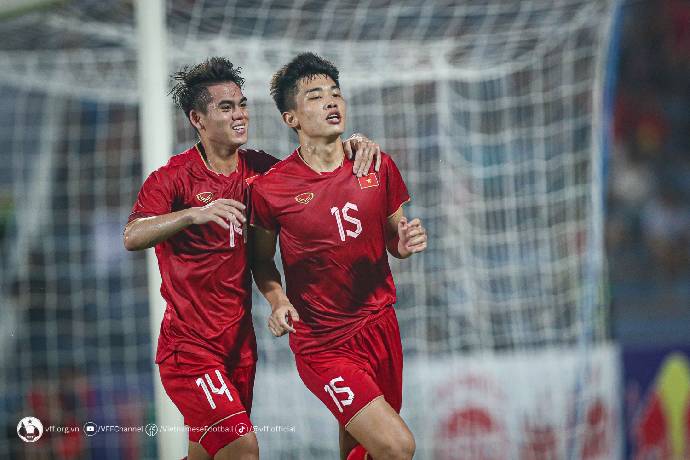 HLV Hoàng Anh Tuấn loại 2 trò cưng của HLV Troussier khỏi danh sách U23 Việt Nam