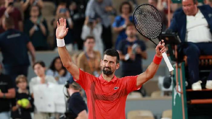 Chung kết Champions League khiến trận đấu của Djokovic bị gián đoạn Chung kết Champions League khiến trận đấu của Djokovic bị gián đoạn