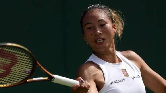 Tay vợt Trung Quốc Zheng Qinwen thua sốc đối thủ hạng 81 WTA ở vòng 1 Wimbledon