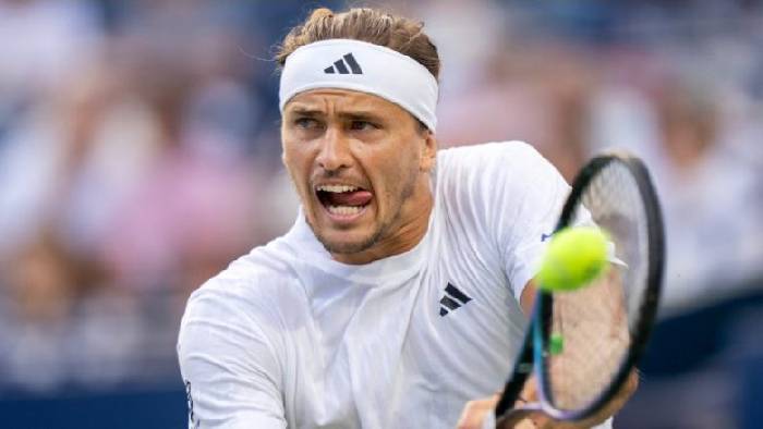 Zverev cán mốc 500 chiến thắng sau màn ngược dòng trước Arnaldi Zverev cán mốc 500 chiến thắng sau màn ngược dòng trước Arnaldi