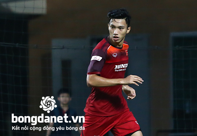HLV Park Hang-seo: ‘Văn Hậu khó có thể đá hết trận gặp Thái Lan’