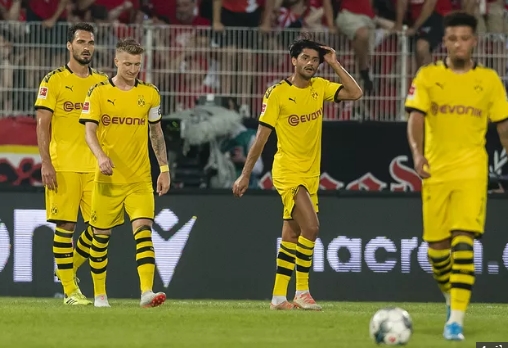 Kết quả bóng đá hôm nay 1/9: Dortmund và Bayern Munich ở 2 thái cực