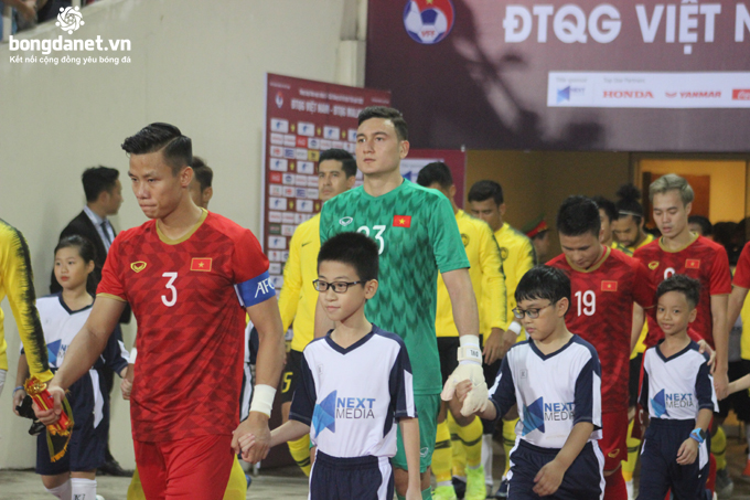 Tin bóng đá đội tuyển Việt Nam ngày 1/11: Đặng Văn Lâm 'tắc thở'