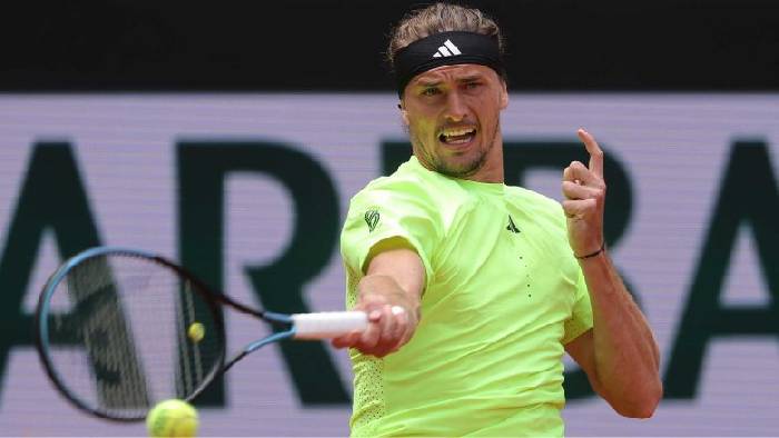 Đối thủ bỏ cuộc, Zverev vào tứ kết Roland Garros mùa thứ năm liên tiếp Đối thủ bỏ cuộc, Zverev vào tứ kết Roland Garros mùa thứ năm liên tiếp