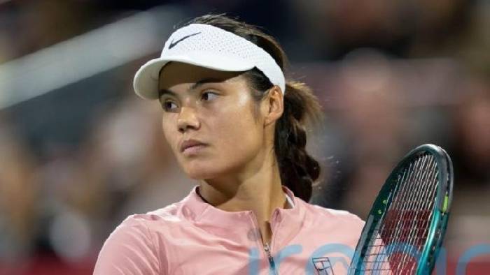 Naomi Osaka vào vòng 4 Canadian Open, Raducanu bị loại Naomi Osaka vào vòng 4 Canadian Open, Raducanu bị loại
