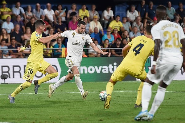 Gareth Bale bắt kịp thành tích ghi bàn của Ronaldo