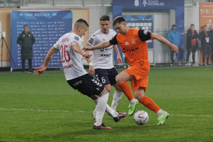 Nhận định, soi kèo Gornik Zabrze vs Zaglebie Lubin, 0h00 ngày 3/10