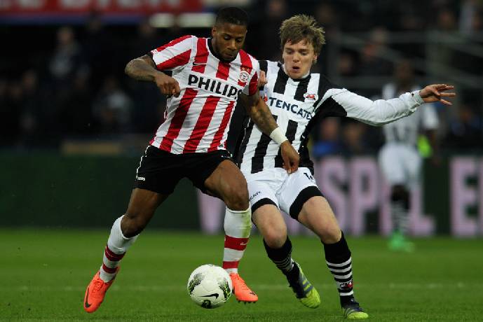 Soi kèo phạt góc/ tài xỉu hôm nay 4/4: PSV vs Heracles Almelo
