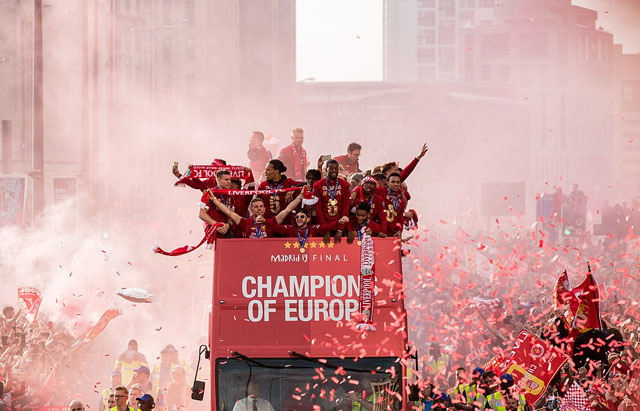 Toàn cảnh màn ăn mừng hoành tráng chưa từng có của Liverpool