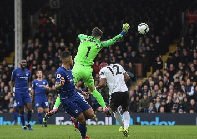 Chelsea 2-1 Fulham: Sarri 'vừa đấm vừa xoa' phản đồ Kepa