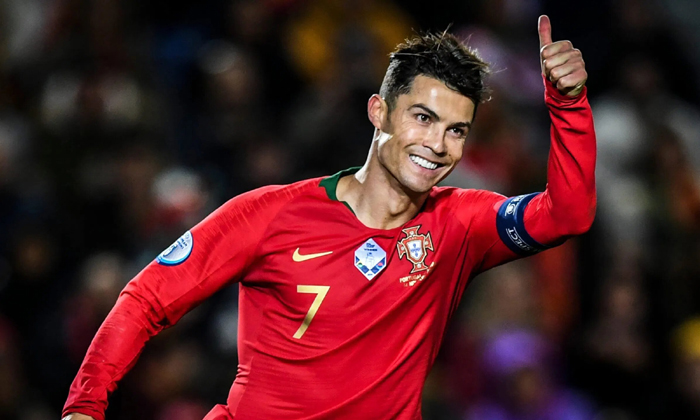 Tin bóng đá quốc tế 4/4: Cristiano Ronaldo xuất sắc nhất mọi thời đại