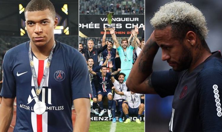Kylian Mbappe tống cổ Neymar Jr khỏi lễ ăn mừng của PSG