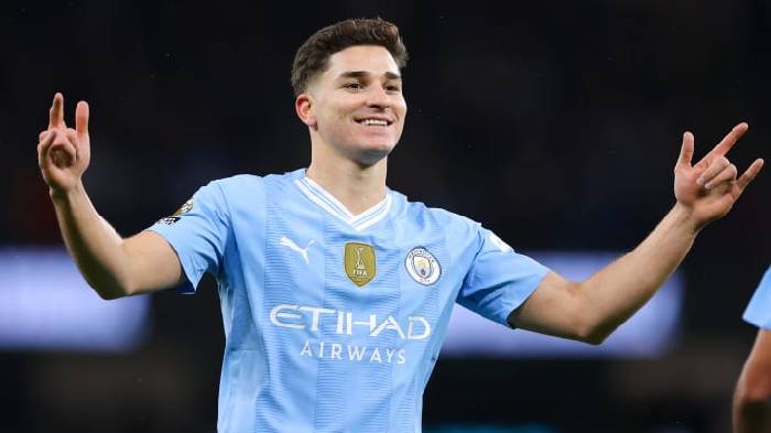 Arsenal đàm phán, Man City ra giá Julian Alvarez