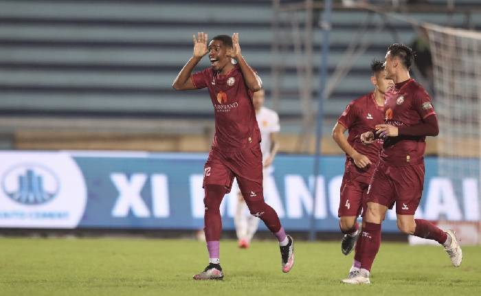 Nam Định bất ngờ thất bại 2-4 trước Bình Định ở sân nhà