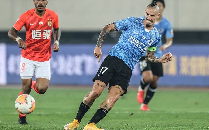 Thêm một ngôi sao chia tay bóng đá Trung Quốc