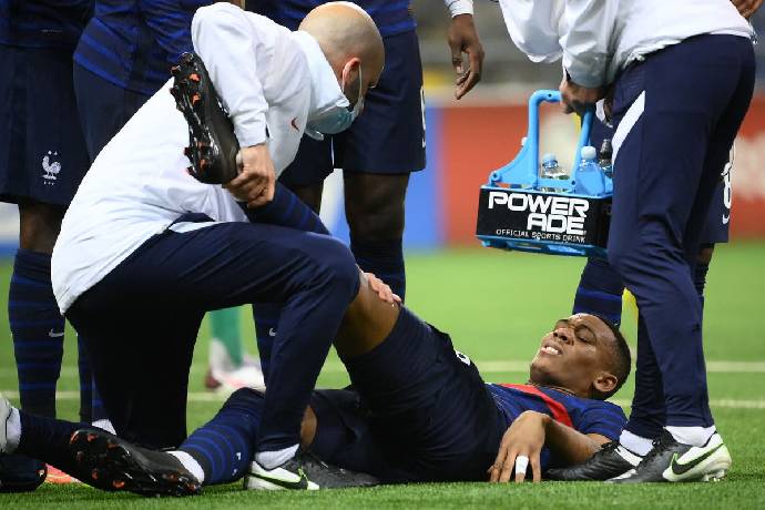 Martial lên tiếng sau khi dính chấn thương nặng ở tuyển Pháp