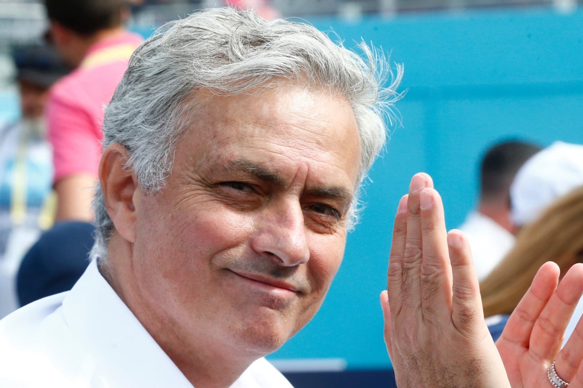 HLV Jose Mourinho sắp sang Trung Quốc làm việc, nhận lương cao nhất thế giới