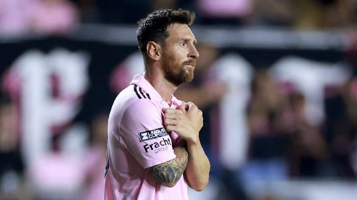 Bạn thân Ronaldo: 'Messi đã từ bỏ bóng đá, thật đáng xấu hổ'