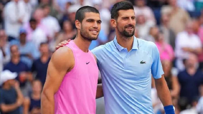 Alcaraz ‘đòi nợ’ Djokovic thành công, vào chung kết US Open 2025