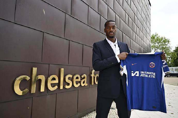 Chelsea chiêu mộ bản hợp đồng đầu tiên thời HLV Enzo Maresca