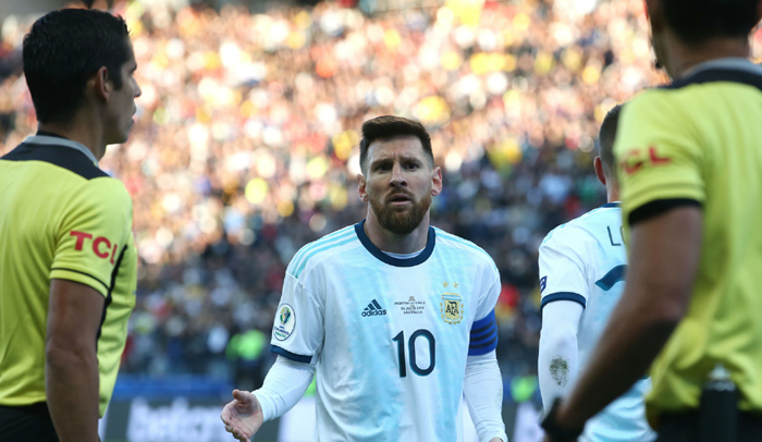 Lionel Messi công kích trọng tài, lo lắng Peru bị ‘xử ép’ trước Brazil
