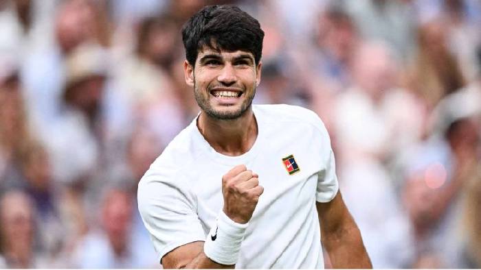 Alcaraz ngược dòng vất vả trước Rublev ở vòng 4 Wimbledon