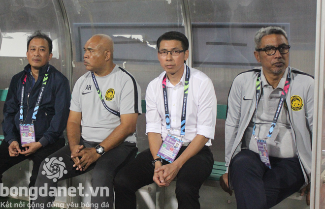 Việt Nam vs Malaysia: HLV Tan Cheng Hoe 'nắn gân' thầy Park