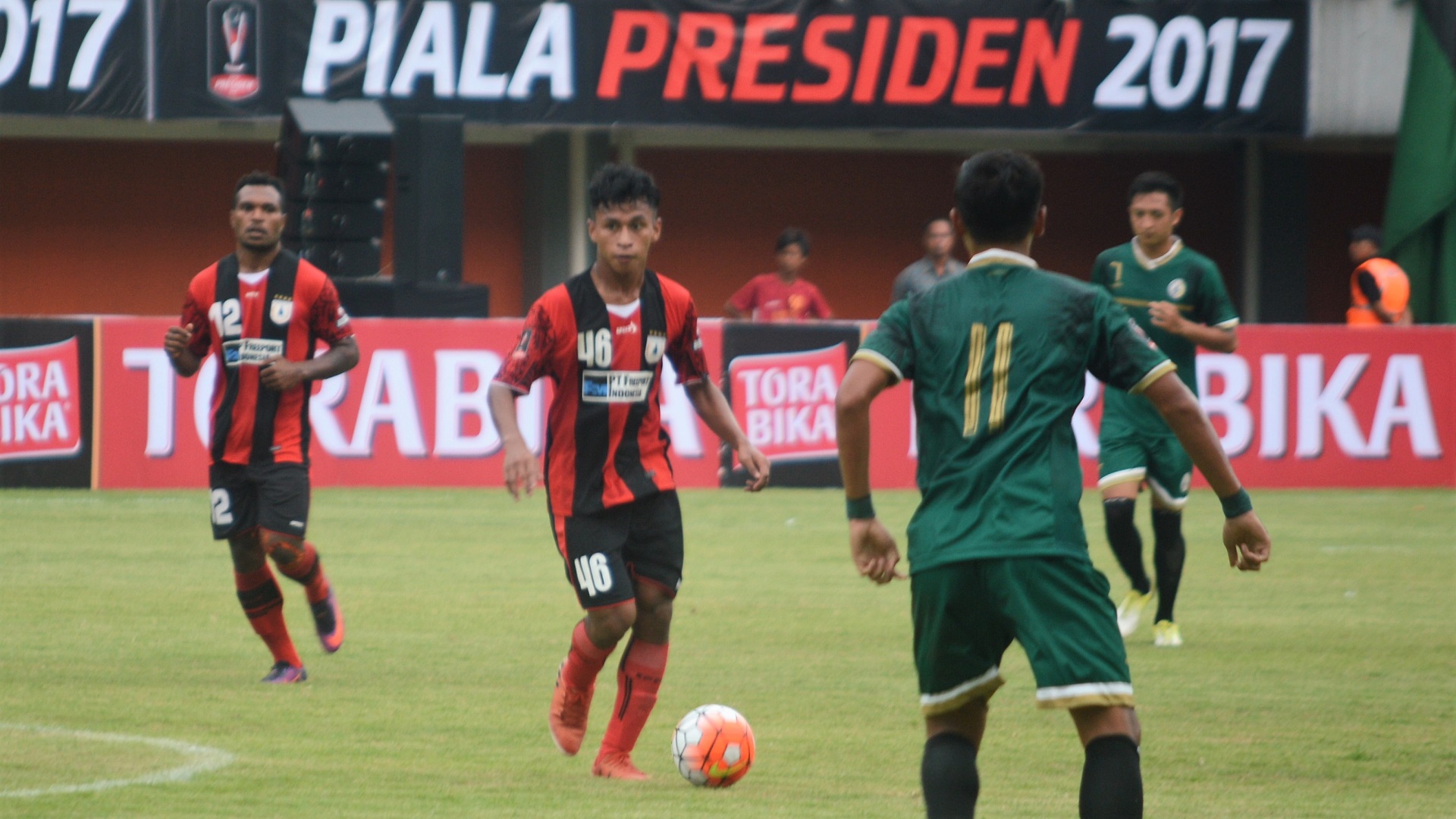 Nhận định bóng đá Persipura Jayapura vs Bhayangkara Surabaya, 15h30 ngày 7/11: Thánh địa Sultan Agung