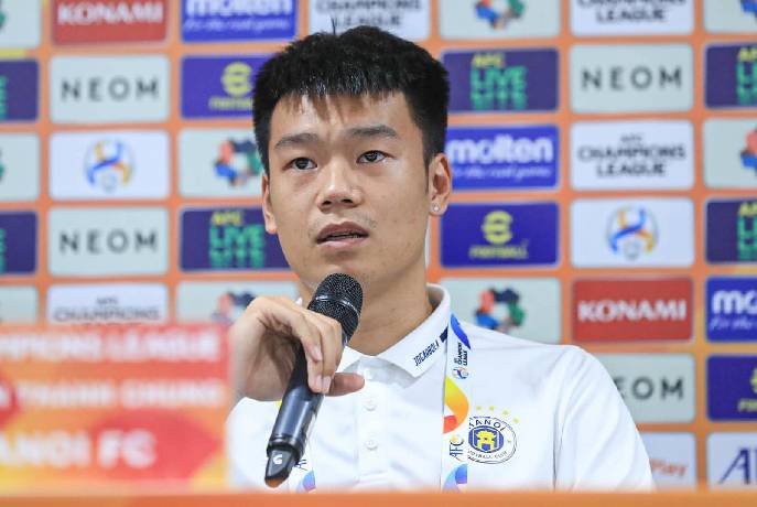 Hậu vệ CLB Hà Nội: 'Sẽ đá cống hiến, không sợ bị chỉ trích'