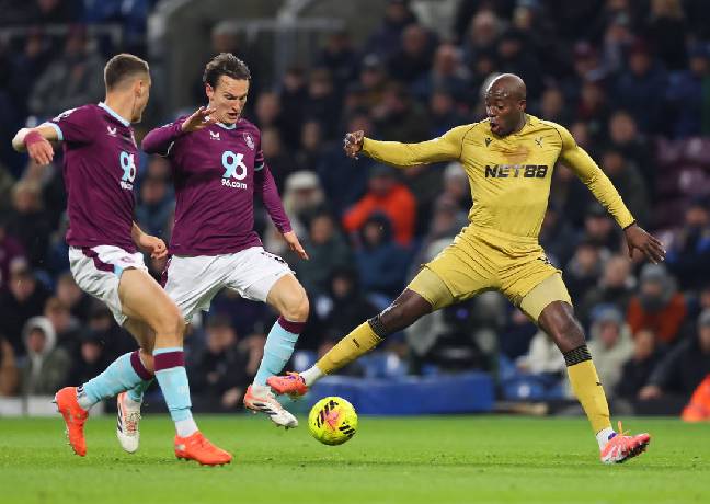 Soi kèo góc Fulham vs Crystal Palace, 23h30 ngày 7/12