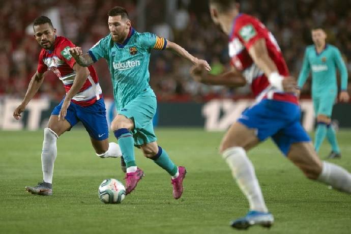Granada vs Barcelona (0h30 10/1): Gã khổng lồ thức giấc