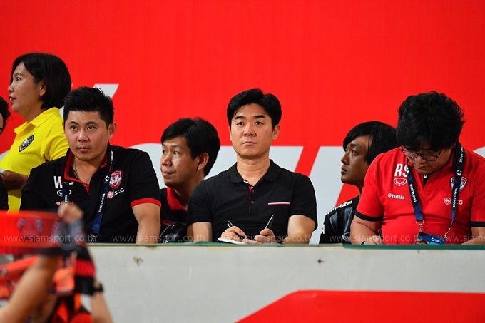 Học trò cũ của HLV Park Hang Seo dẫn dắt đội bóng của Đặng Văn Lâm
