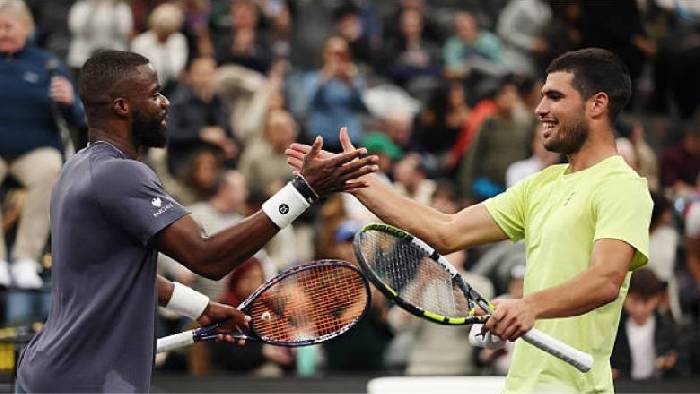Alcaraz thua Tiafoe ở giải biểu diễn ‘A Racquet at The Rock’
