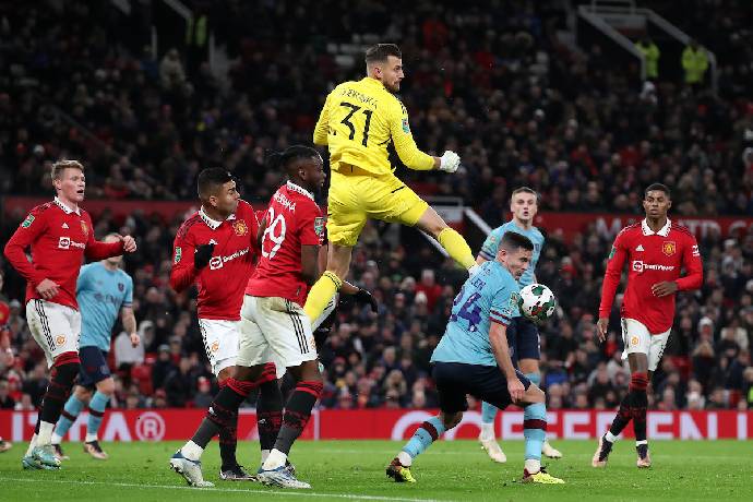 Soi kèo phạt góc MU vs Charlton, 3h ngày 11/1