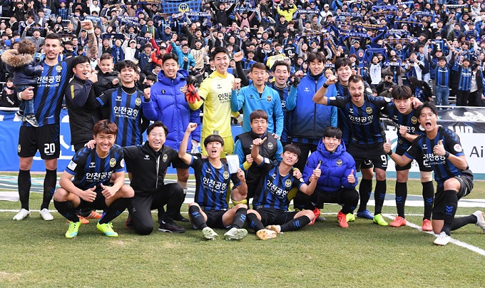 Công Phượng nói gì sau màn ra mắt như trò hề ở K-League?