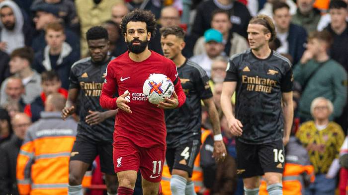 Đá hỏng phạt đền, Salah vẫn xô đổ kỷ lục của huyền thoại Chelsea
