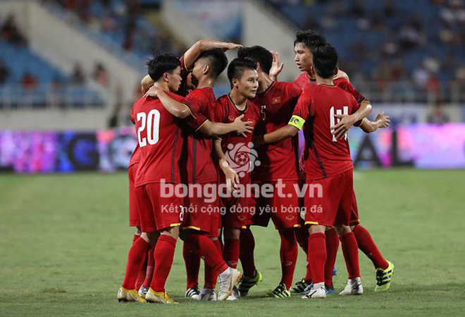 Đội hình ra sân chính thức Việt Nam vs Malaysia: Văn Toàn, Công Phượng đá chính
