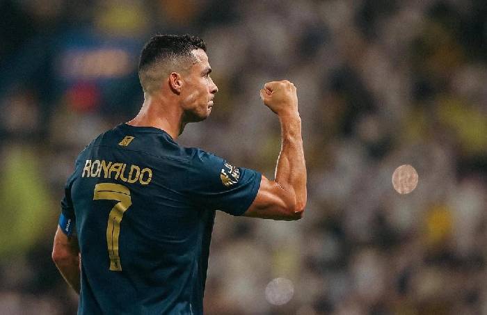 Ronaldo chê bai bóng đá quê nhà, tuyên bố ủng hộ Ả Rập