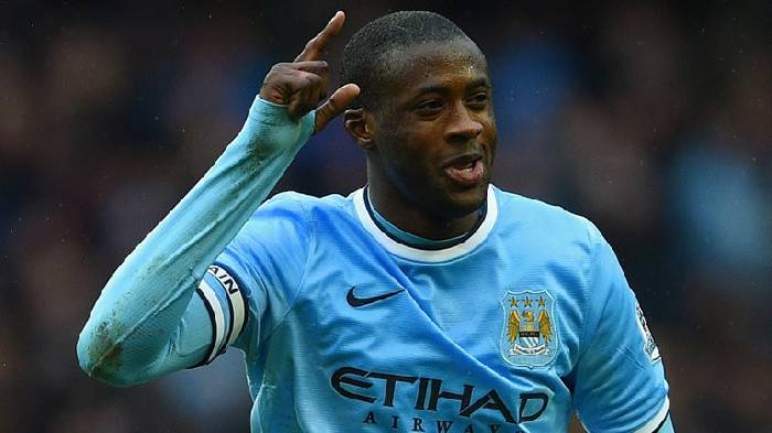 'Công hay thủ tốt như Yaya Toure, nhưng Ten Hag vẫn bỏ rơi'