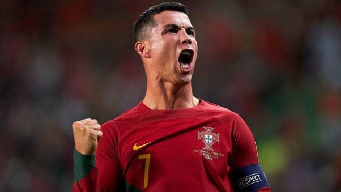 Chính thức! Ronaldo nhận vinh dự to lớn, chỉ một người có được